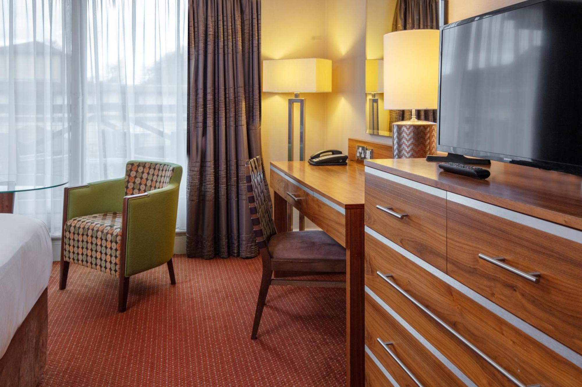 Hampshire Court Hotel & Spa Basingstoke Room photo